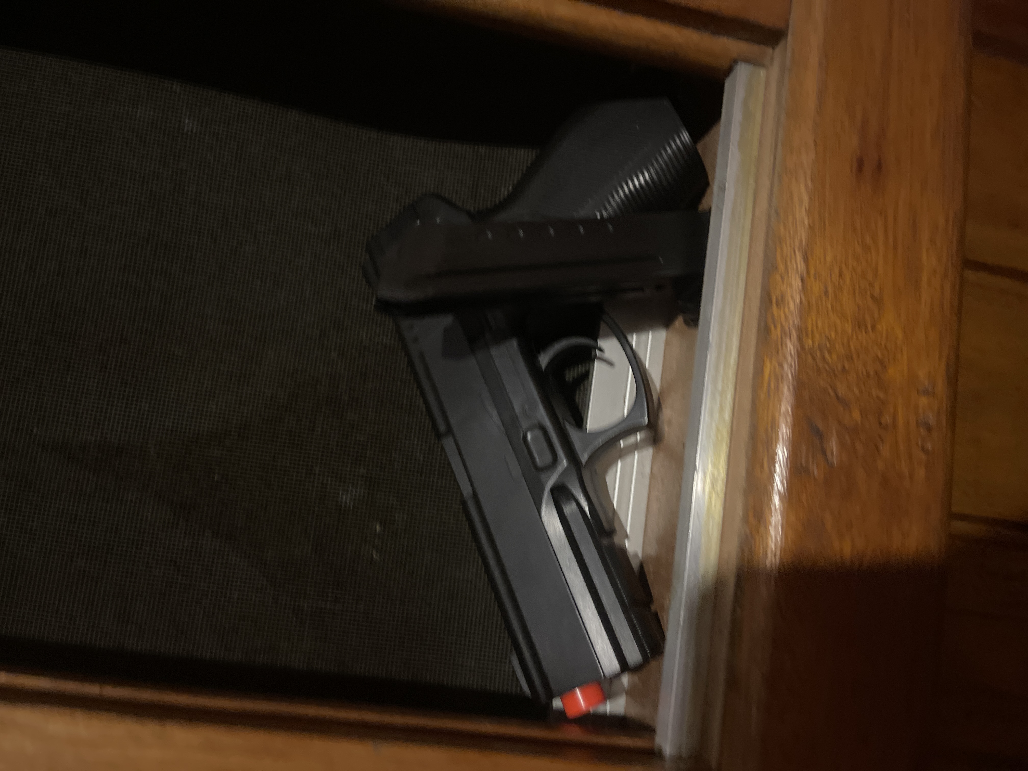     Airsoft Pistola 6mm Estilo C11 – Excelente Estado