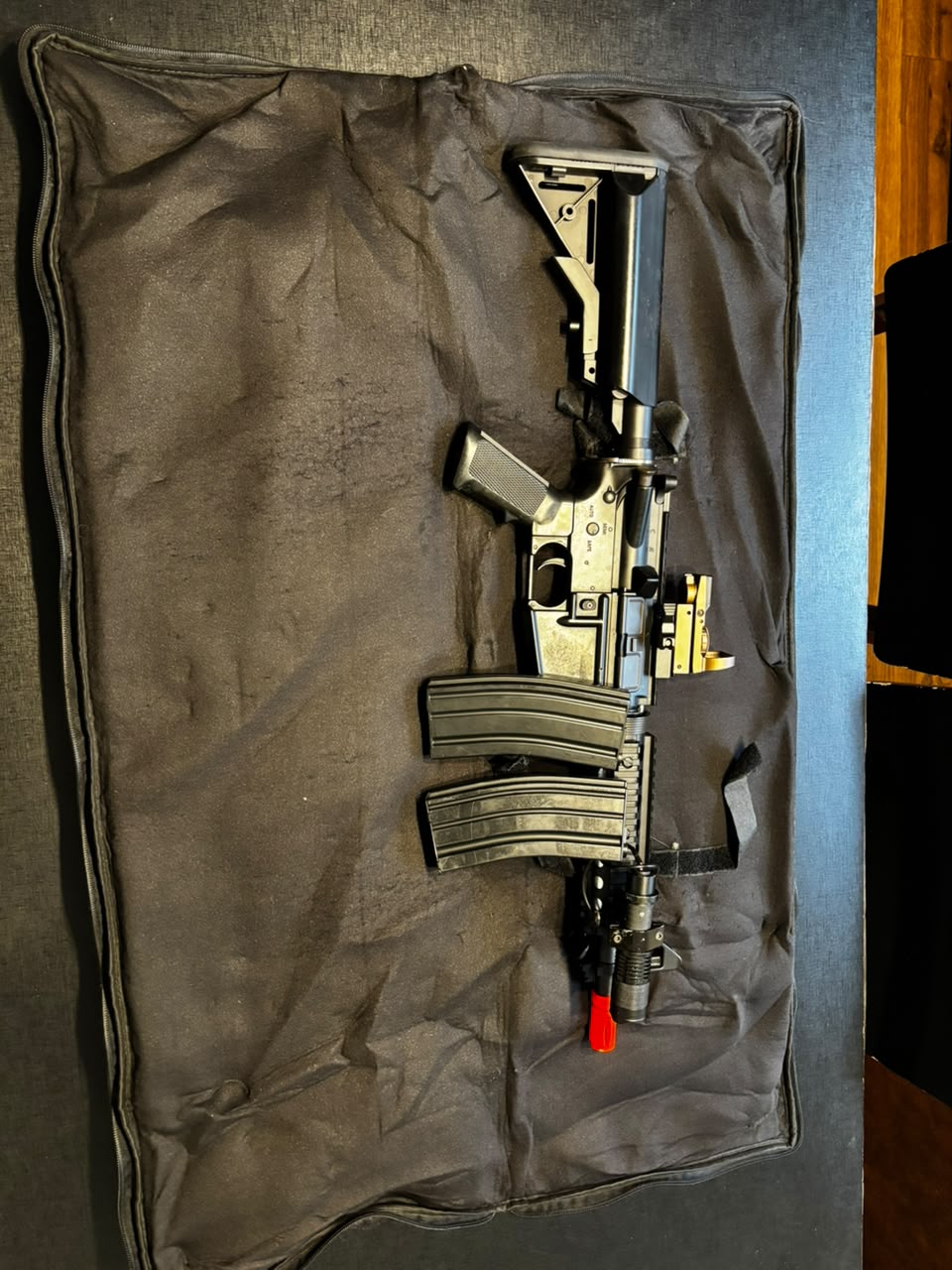Airsoft AEG (elétrico) modelo M4A1 CQB CM506, da Rossi/Cyma