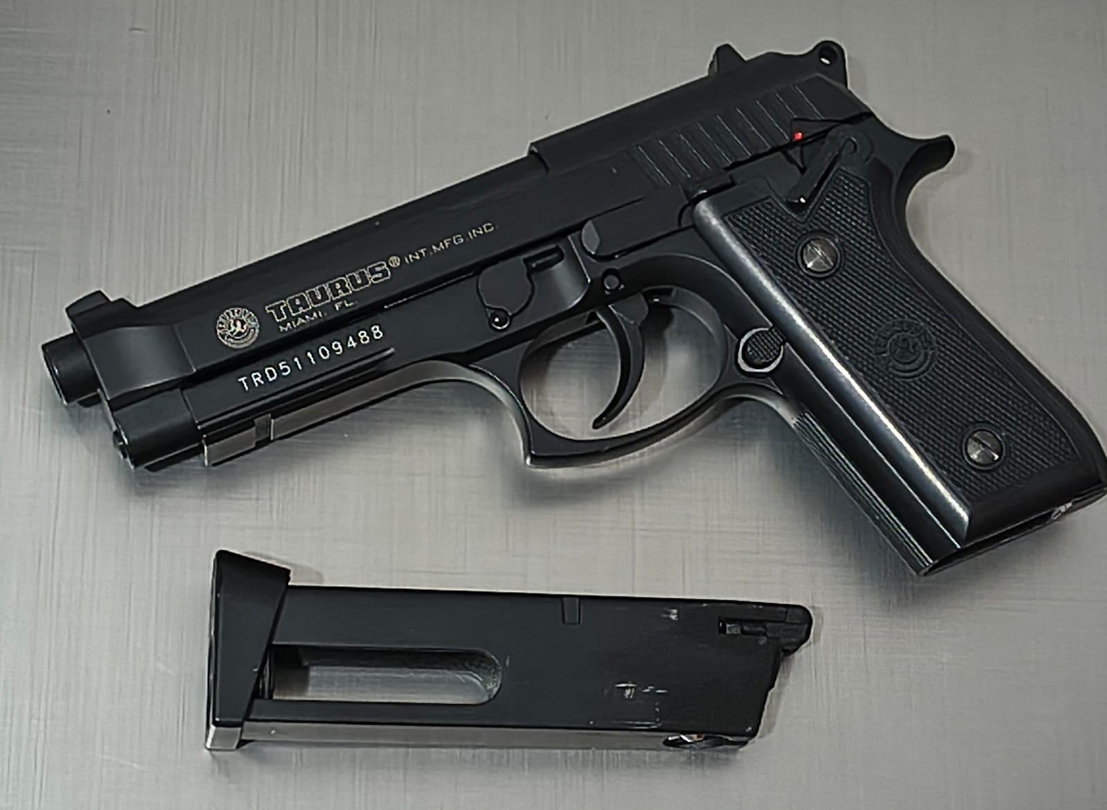 AIRSOFT PISTOLA PT99 Taurus Acompanha Nota Fiscal e Ponteira