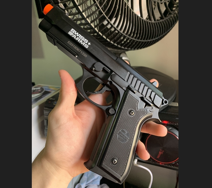 Pistola Airgun CO2 Swiss Arms SA 92 4,5mm Full Metal
